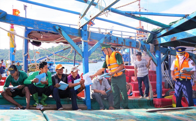 Kiên Giang: Tuyên truyền ngư dân chấm dứt tình trạng khai thác hải sản trái phép - Ảnh 13.