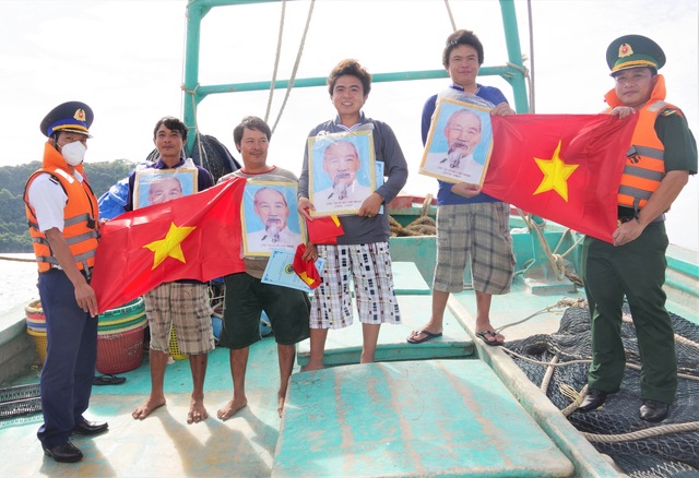 Kiên Giang: Tuyên truyền ngư dân chấm dứt tình trạng khai thác hải sản trái phép - Ảnh 4.
