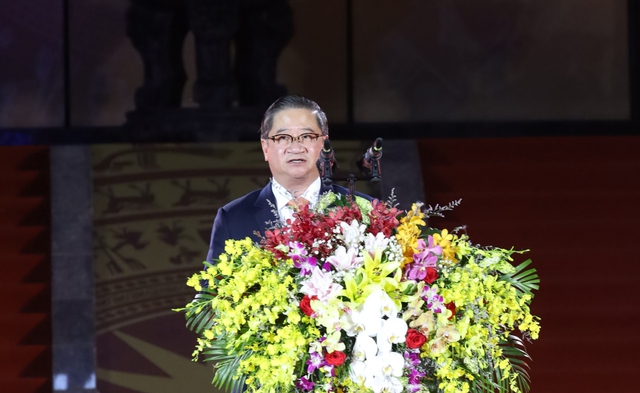 Chủ tịch nước Nguyễn Xuân Phúc dự Lễ Khánh thành Đền thờ Vua Hùng tại TP Cần Thơ - Ảnh 6.