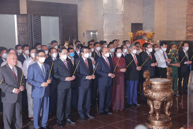Chủ tịch nước Nguyễn Xuân Phúc dự Lễ Khánh thành Đền thờ Vua Hùng tại TP Cần Thơ - Ảnh 10.