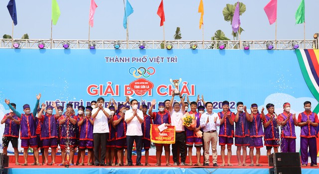 Phú Thọ: Tổ chức cuộc đua bơi chải mở rộng 2022 trên hồ Công viên Văn Lang - Ảnh 1.