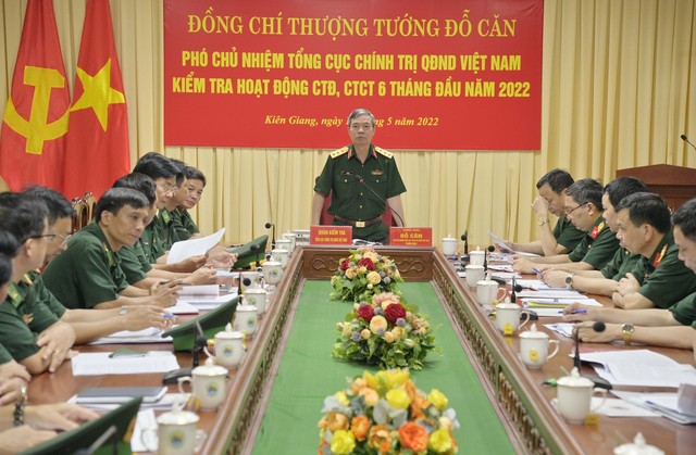 Đoàn công tác của Tổng cục Chính trị kiểm tra công tác Đảng, công tác Chính trị 6 tháng đầu năm 2022 tại Bộ chỉ huy BĐBP tỉnh Kiên Giang.