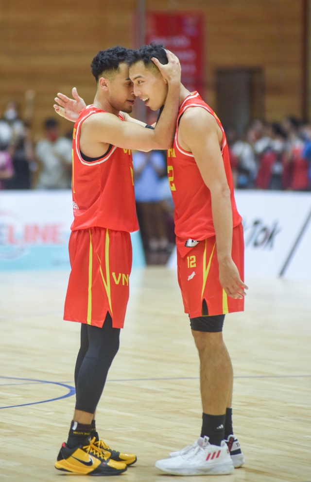 Christian Juzang đóng vai trò nhạc trưởng ở Đội tuyển bóng rổ Việt Nam
