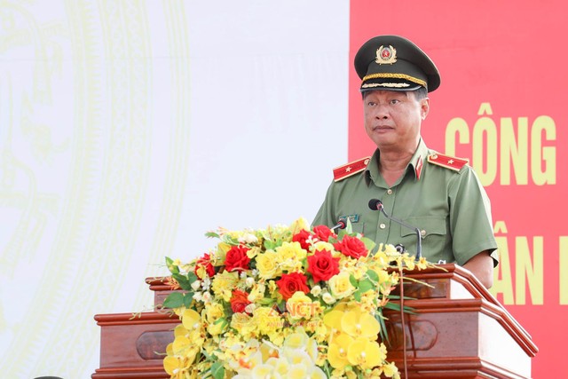 Thiếu tướng Lê Hồng Hiệp phát biểu khai mạc Hội thi. Ảnh: Cổng TTĐT CATP Cần Thơ