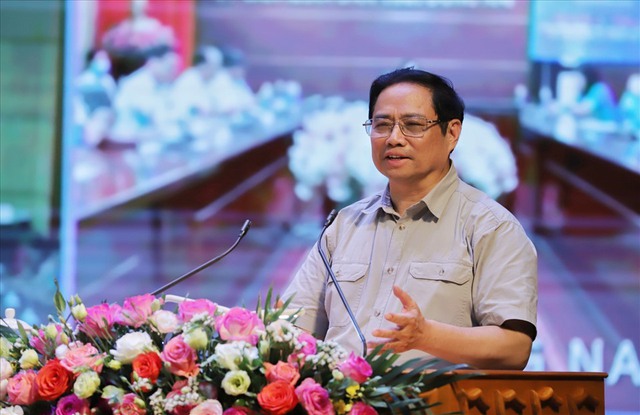 Thủ tướng Chính phủ Phạm Minh Chính gặp gỡ, đối thoại với công nhân lao động - Ảnh 2.