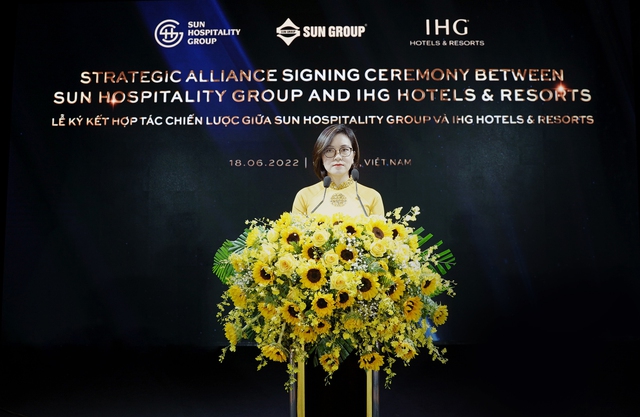 Bà Nguyễn Vũ Quỳnh Anh, Tổng Giám đốc Sun Hospitality Group chia sẻ tại Lễ ký kết