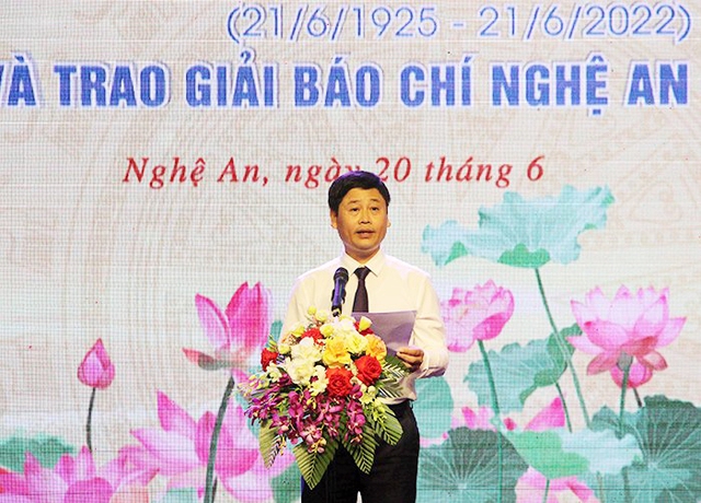 Nghệ An: Tổ chức  kỷ niệm 97 năm ngày báo chí cách mạng Việt Nam và trao giải báo chí năm 2021. - Ảnh 3.