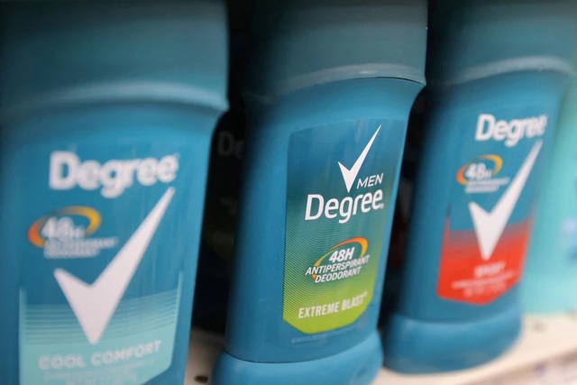 Degree, một thương hiệu của Unilever, được trưng bày trong một cửa hàng ở Manhattan, Thành phố New York, Hoa Kỳ. Ảnh: Reuters