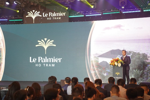 Ông Nguyễn Thái Bình – Chủ tịch Đông Tây Group phát biểu tại Lễ ra mắt Le Palmier Hồ Tràm