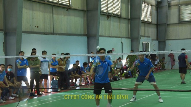 Thái Bình: Công an tỉnh  tổ chức giải cầu lông - bóng chuyền năm 2022  - Ảnh 4.