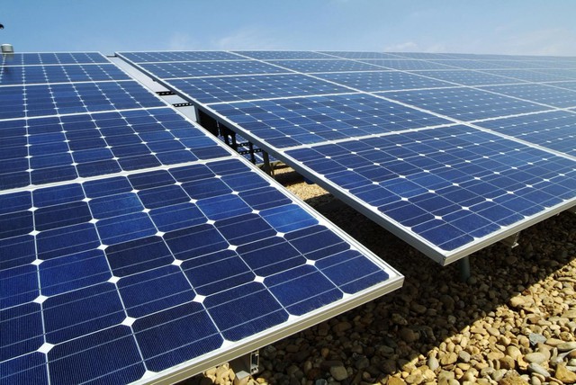 Khuyến nghị doanh nghiệp khi Hoa Kỳ xem xét miễn thuế pin năng lượng mặt trời - Ảnh 1.