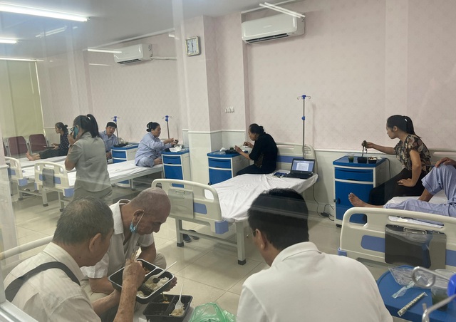 Bệnh viện Mắt Hồng Sơn: Khám, mổ đục thủy tinh thể miễn phí nhân dịp ra mắt Quỹ từ thiện “Lê Thị Tuệ” - Ảnh 4.