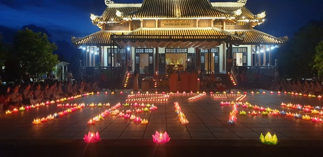 Long trọng lễ tri ân báo ân theo nghi thức của Phật giáo tại nghĩa trang Quốc gia Trường Sơn. - Ảnh 6.