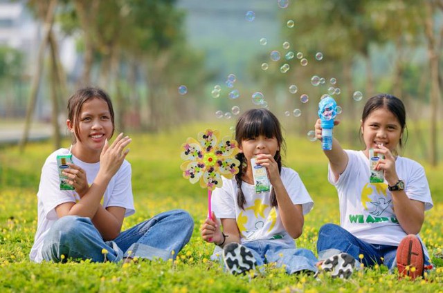 Quỹ sữa Vươn cao Việt Nam và Vinamilk tổ chức nhiều hoạt động hướng đến trẻ em nhân kỷ niệm 15 năm thành lập - Ảnh 10.