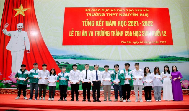 Yên Bái: Trường THPT Nguyễn Huệ không ngừng nỗ lực dạy và học trong kỳ thi tốt nghiệp THPT 2022 - Ảnh 1.