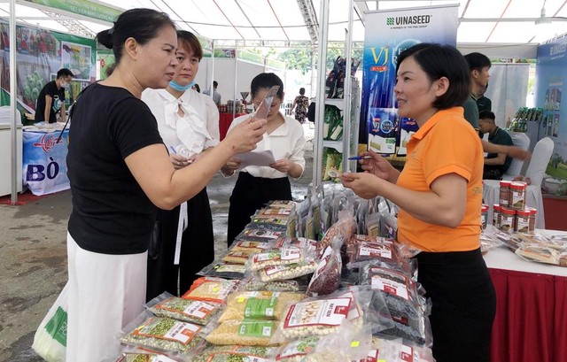 Hà Nội: Kết nối nông sản thực phẩm an toàn cung ứng tới hệ thống chợ truyền thống trên địa bàn thành phố - Ảnh 2.