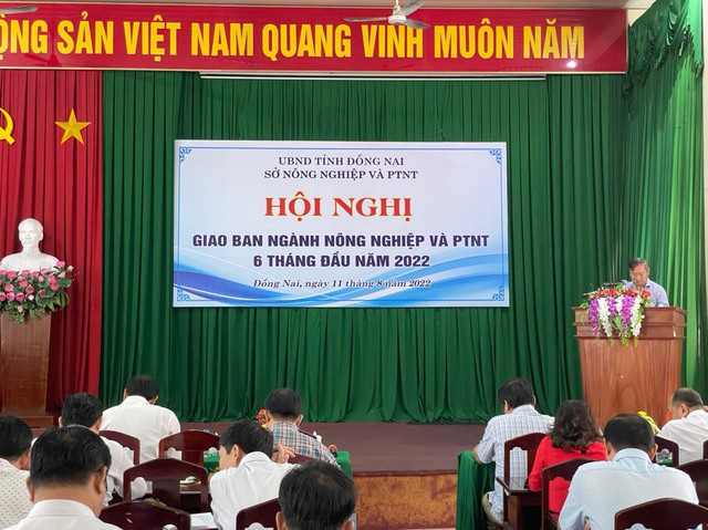 Phó Chủ tịch UBND tỉnh Đồng Nai Võ Văn Phi phát biểu chỉ đạo tại hội nghị.