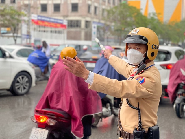 CSGT Hà Nội với công tác đảm bảo trật tự, an toàn giao thông - Ảnh 1.