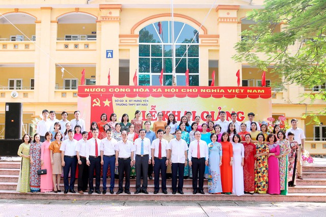 Trường THPT Mỹ Hào (Hưng Yên) đổi mới toàn diện, nâng tầm chất lượng giáo dục - Ảnh 2.