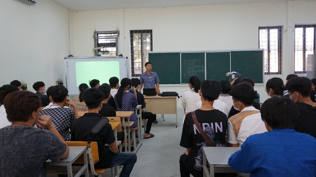 Trường Cao đẳng cơ điện Phú Thọ tổ chức sinh hoạt đầu khóa cho sinh viên khóa 53 - Ảnh 2.