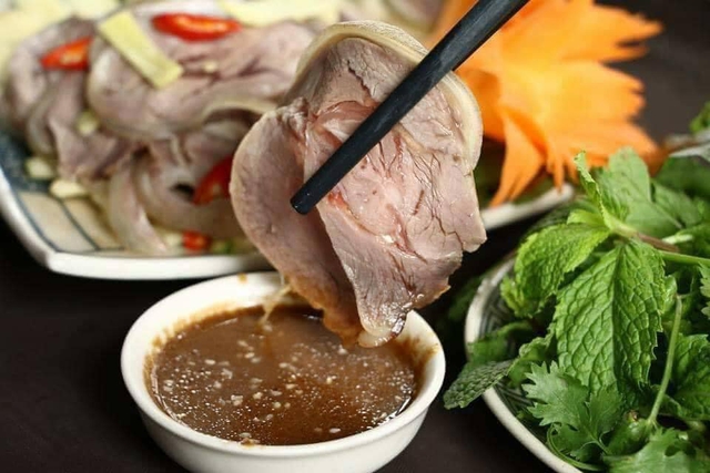 Nhà hàng Quang Quyết: Điểm hẹn lý tưởng của tín đồ mê ẩm thực Việt - Ảnh 3.