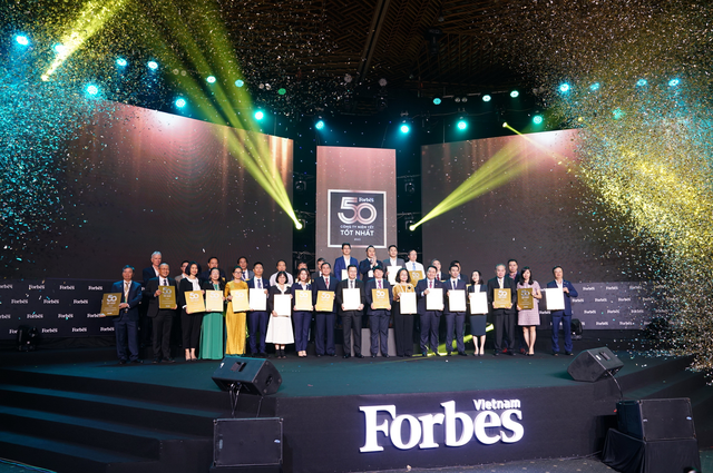 PV GAS lần thứ 10 liên tiếp nhận Vinh danh của Forbes “Top 50 Công ty niêm yết tốt nhất Việt Nam năm 2022” – “Top 5 Doanh thu và Lợi nhuận” - Ảnh 1.