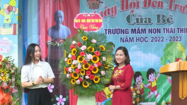 Thái Bình: Phòng GD&ĐT huyện Thái Thụy tặng quà cho các học sinh khó khăn trong dịp năm học mới. - Ảnh 3.