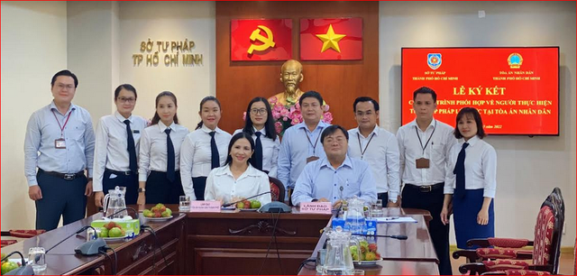 Sở Tư pháp và TAND TP. Hồ Chí Minh: Ký kết Chương trình phối hợp thực hiện trợ giúp pháp lý   - Ảnh 1.