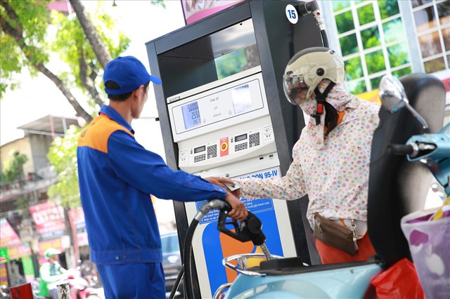 Giá xăng dầu hôm nay 21/9: Giảm mạnh, giá dầu giảm gần 1.700 đồng/lít - Ảnh 1.