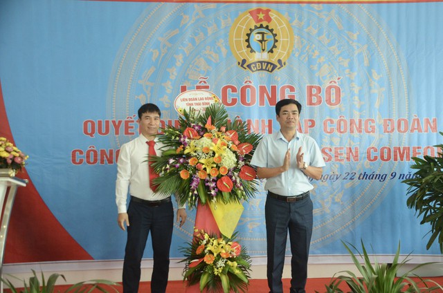 Thái Bình: LĐLĐ huyện Quỳnh Phụ tổ chức ra mắt CĐCS - Ảnh 1.