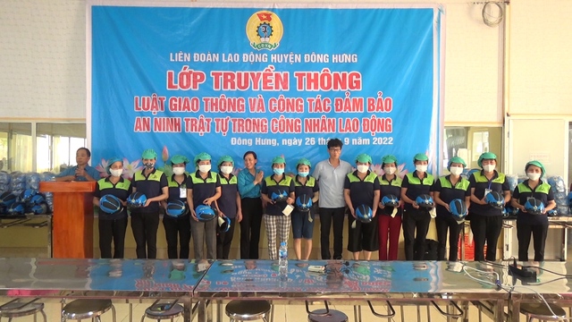 Thái Bình: Truyền thông về công tác An ninh, An toàn giao thông cho 500 CNLĐ - Ảnh 1.