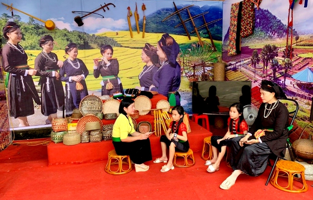 Tỉnh Yên Bái: Đón nhận Bằng ghi danh “Nghệ thuật Xòe Thái” và khai mạc Lễ hội Văn hóa, Du lịch đặc biệt năm 2022 - Ảnh 7.