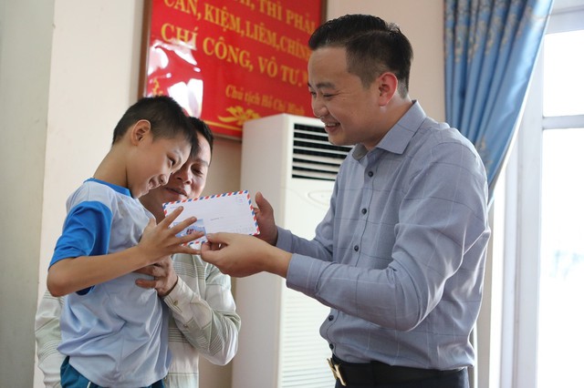 Doanh nhân Nguyễn Tất Tùng – chàng trai trẻ đam mê thiện nguyện giúp trẻ em nghèo - Ảnh 3.