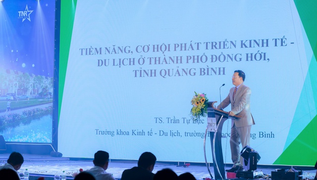 Tiến sĩ Trần Tự Lực - Trưởng khoa Kinh tế - Du lịch, trường Đại học Quảng Bình phát biểu tại sự kiện.