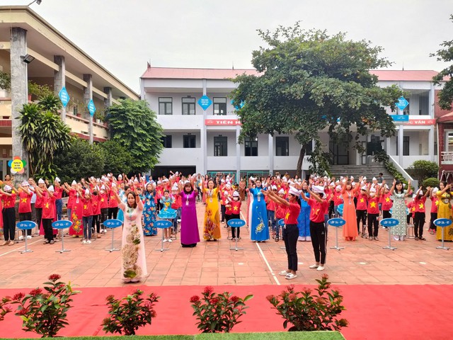 Phú Thọ: Hơn 383.000 học sinh trên toàn tỉnh khai giảng năm học mới 2022 – 2023 - Ảnh 1.