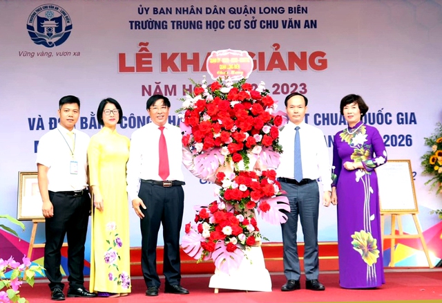 Trên 85.000 học sinh quận Long Biên đón khai giảng năm học mới 2022-2023 - Ảnh 2.