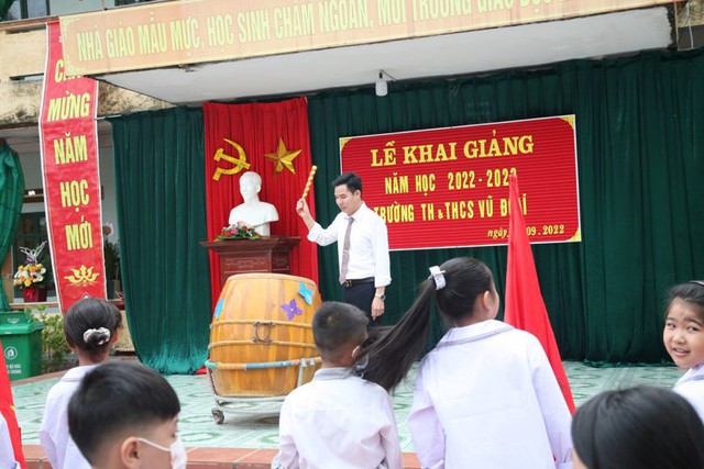 Trường TH&THCS Vũ Đoài tưng bừng khai giảng năm học mới - Ảnh 2.