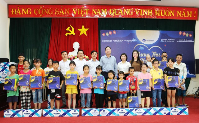 Natrumax Việt Nam mang trung thu sớm cho trẻ em nghèo Vĩnh Phúc - Ảnh 1.