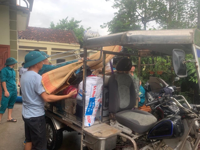 Phú Thọ: Di dời 44 hộ dân do mưa lũ và sạt lở - Ảnh 2.