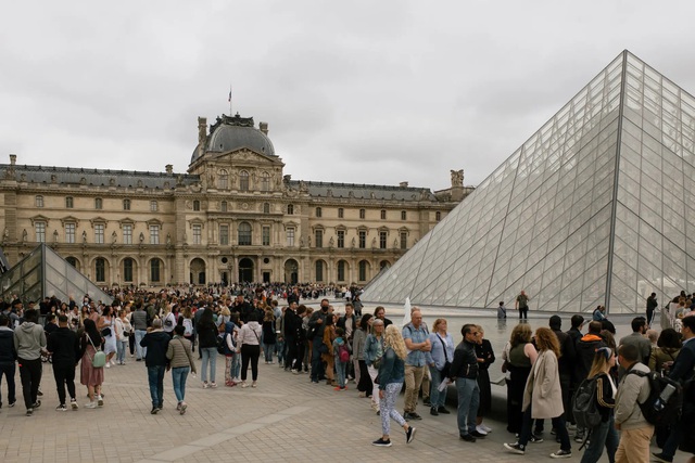 Bảo tàng Louvre ở Paris sẽ giới hạn số lượng du khách đến tham quan - Ảnh 2.