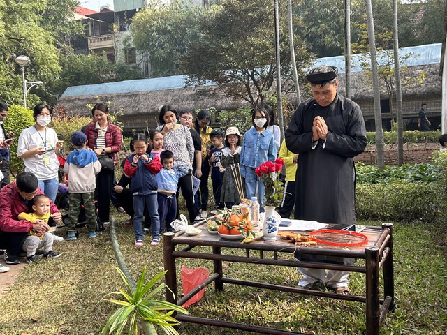 “Trải nghiệm Tết Việt vùng Kinh Bắc” tại Bảo tàng Dân tộc học Việt Nam - Ảnh 2.