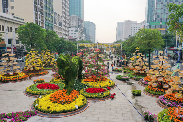 Chợ hoa Xuân Nguyễn Huệ