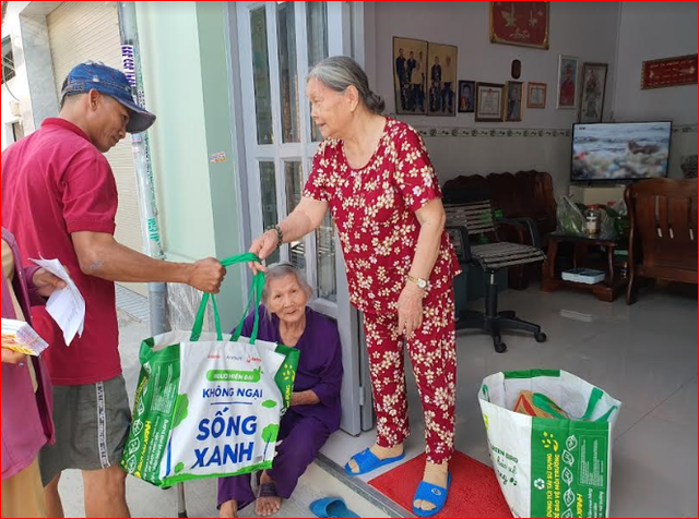 Quận Bình Tân, TP.Hồ Chí Minh: Cụ bà 84 tuổi chung tay chăm lo Tết cho người nghèo  - Ảnh 1.
