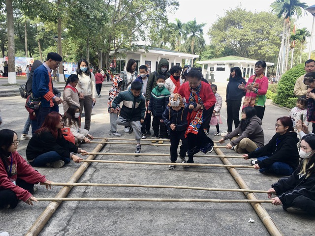Vui xuân Quý Mão cùng những trải nghiệm thú vị về văn hóa vùng Kinh Bắc - Ảnh 8. Vui xuân Quý Mão cùng những trải nghiệm thú vị về văn hóa vùng Kinh Bắc - Ảnh 8.