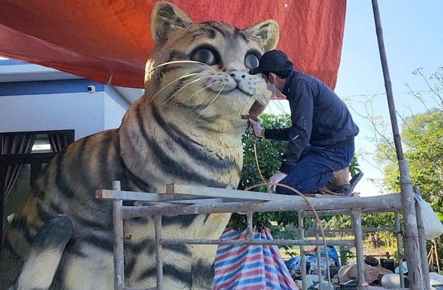 Quảng trị: Khen thưởng thợ điêu khắc linh vật mèo tại huyện Triệu Phong. - Ảnh 1.