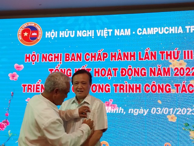 Hội Hữu nghị Việt Nam - Campuchia TP. Hồ Chí Minh nhận đỡ đầu 19 sinh viên - Ảnh 1. Hội Hữu nghị Việt Nam - Campuchia TP. Hồ Chí Minh nhận đỡ đầu 19 sinh viên - Ảnh 1.