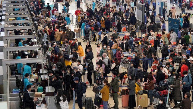 Gần 900 nghìn lượt hành khách qua sân bay Nội Bài dịp Tết Nguyên đán 2023 - Ảnh 1.