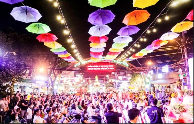 Quận 10, TP. Hồ Chí Minh: Phố đi bộ đêm kỳ đài Quang Trung- Điểm nhấn về du lịch và ẩm thực  - Ảnh 1.