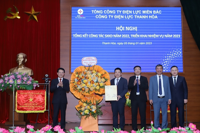 Công ty Điện lực Thanh Hóa tổng kết công tác sản xuất kinh doanh năm 2022 - Ảnh 1.