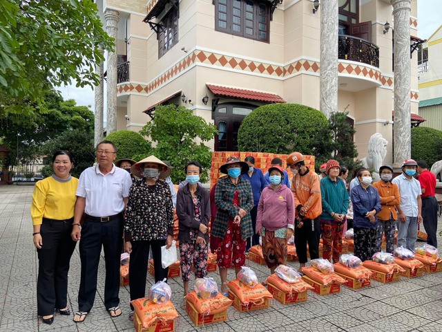 TP. Thủ Đức: Tổ chức Tổng kết công tác Mặt trận năm 2022 và trao quà Tết cho hộ nghèo Xuân Quý Mão 2023 tại phường Tăng Nhơn Phú B - Ảnh 2.